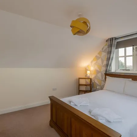 Manor Rise Foxholes (North Yorkshire)