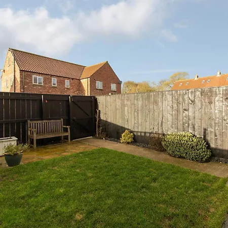 Manor Rise Foxholes (North Yorkshire)